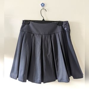 Amazon | Pleated Grey High Rise Skirt with Shorts Lining | Size 16